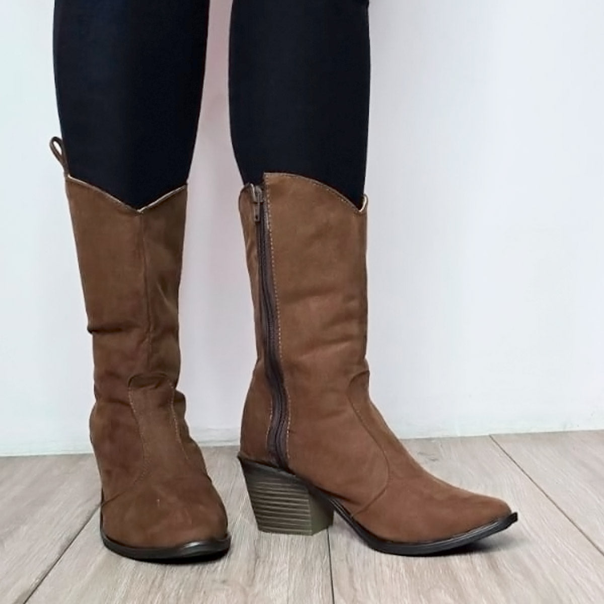 Bota Vaquera Gamuza Para Mujer Castalia 307-64 Café